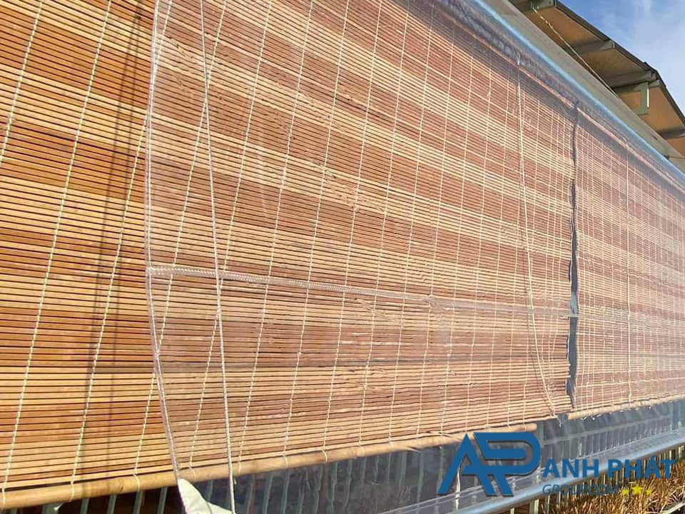 Lắp đặt bạt nhựa trong suốt lấy sáng