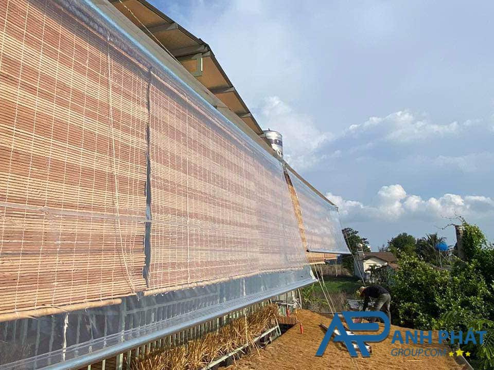 Màng nhựa PVC trong suốt che mưa