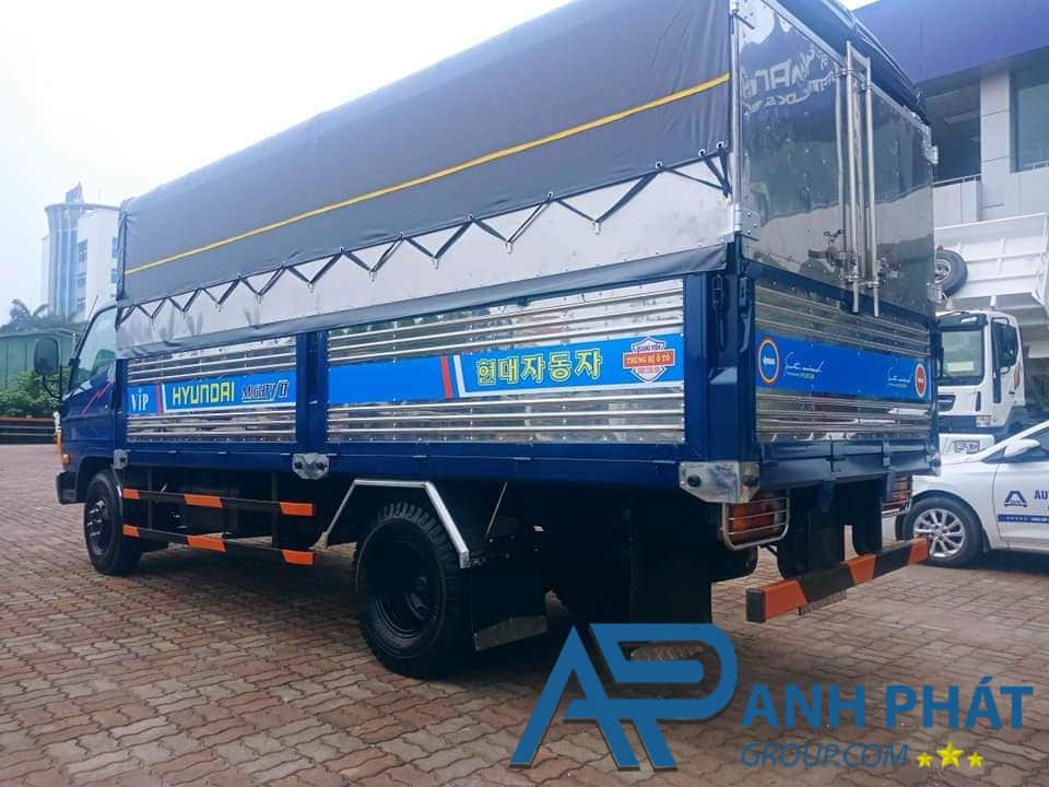 Công dụng của bạt mui xe tải trong vận chuyển hàng hóa