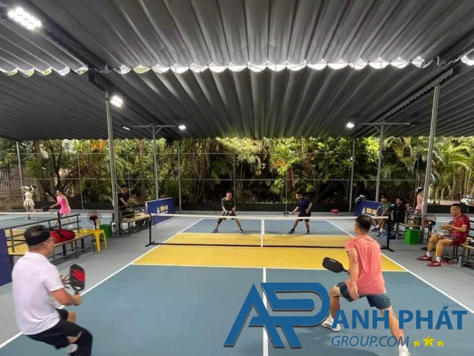 Một số lưu ý quan trọng khi sử dụng mái bạt che sân thể thao pickleball