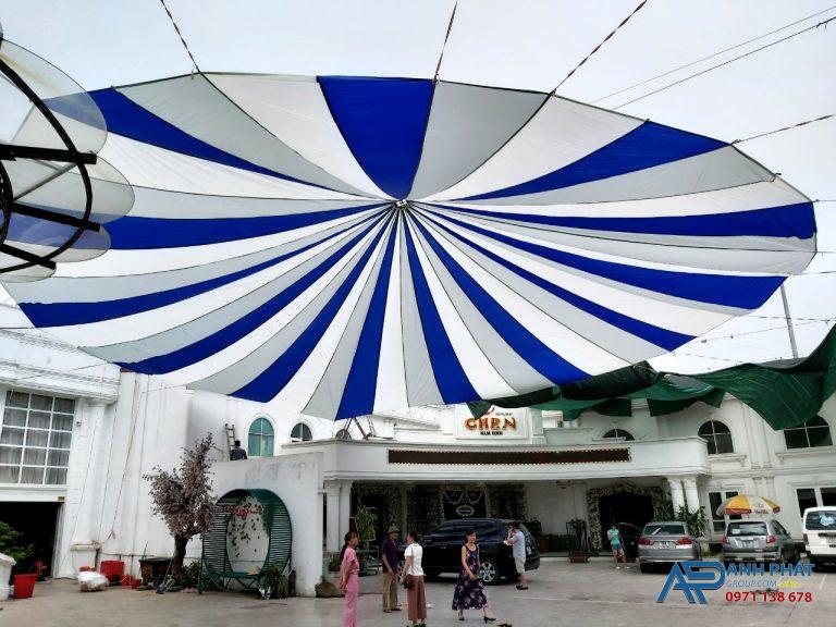 Đảm bảo rằng bạt dù có khả năng chống thấm nước tốt, giúp duy trì khô ráo dưới dù trong trời mưa.