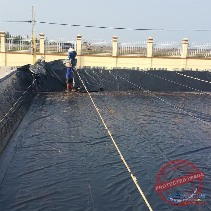 Bạt chống thấm lót hồ.