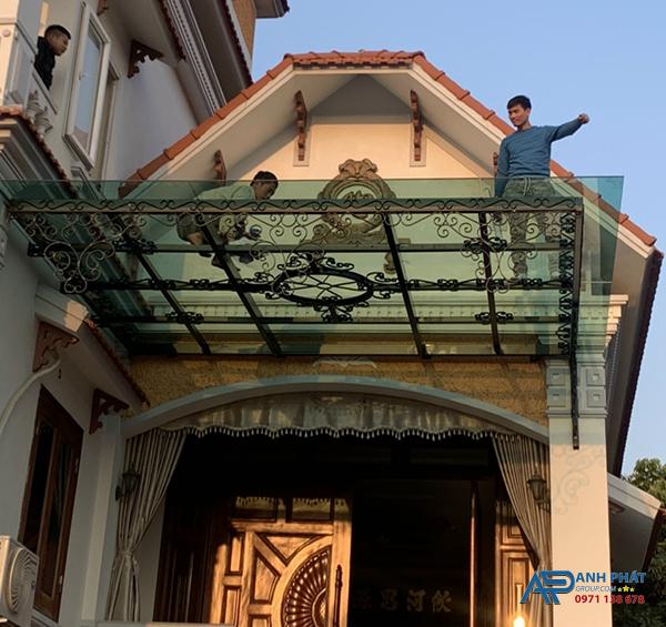 Mái hiên sắt hoa văn mỹ thuật